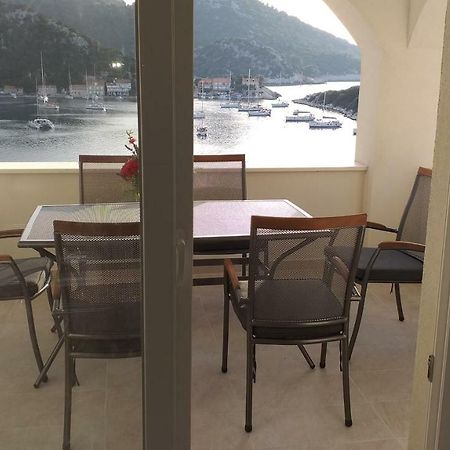 Apartment Zaklopatica Lastovo Екстер'єр фото