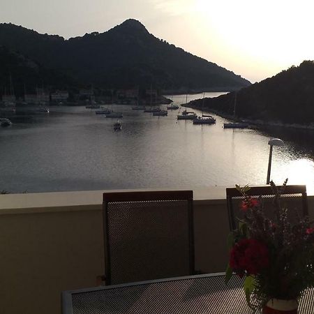Apartment Zaklopatica Lastovo Екстер'єр фото