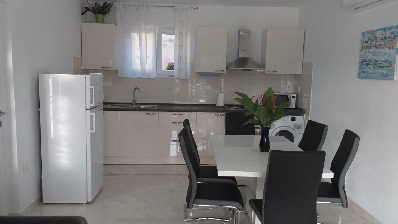Apartment Zaklopatica Lastovo Екстер'єр фото