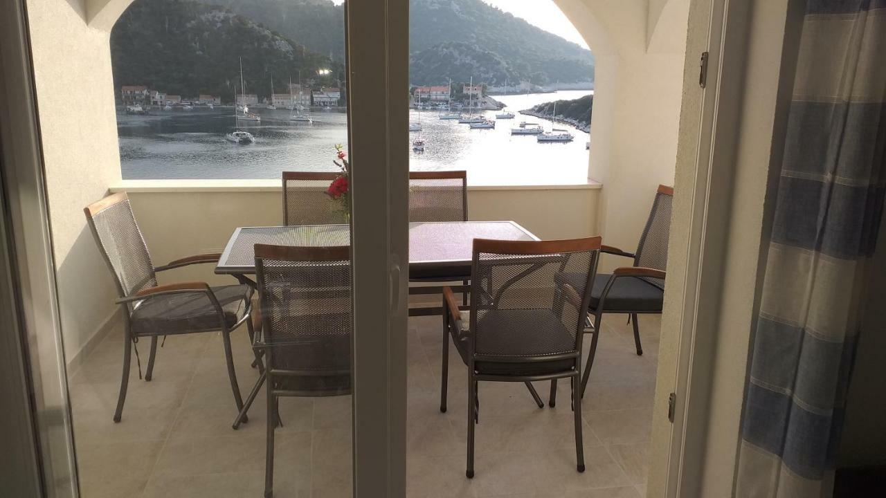 Apartment Zaklopatica Lastovo Екстер'єр фото