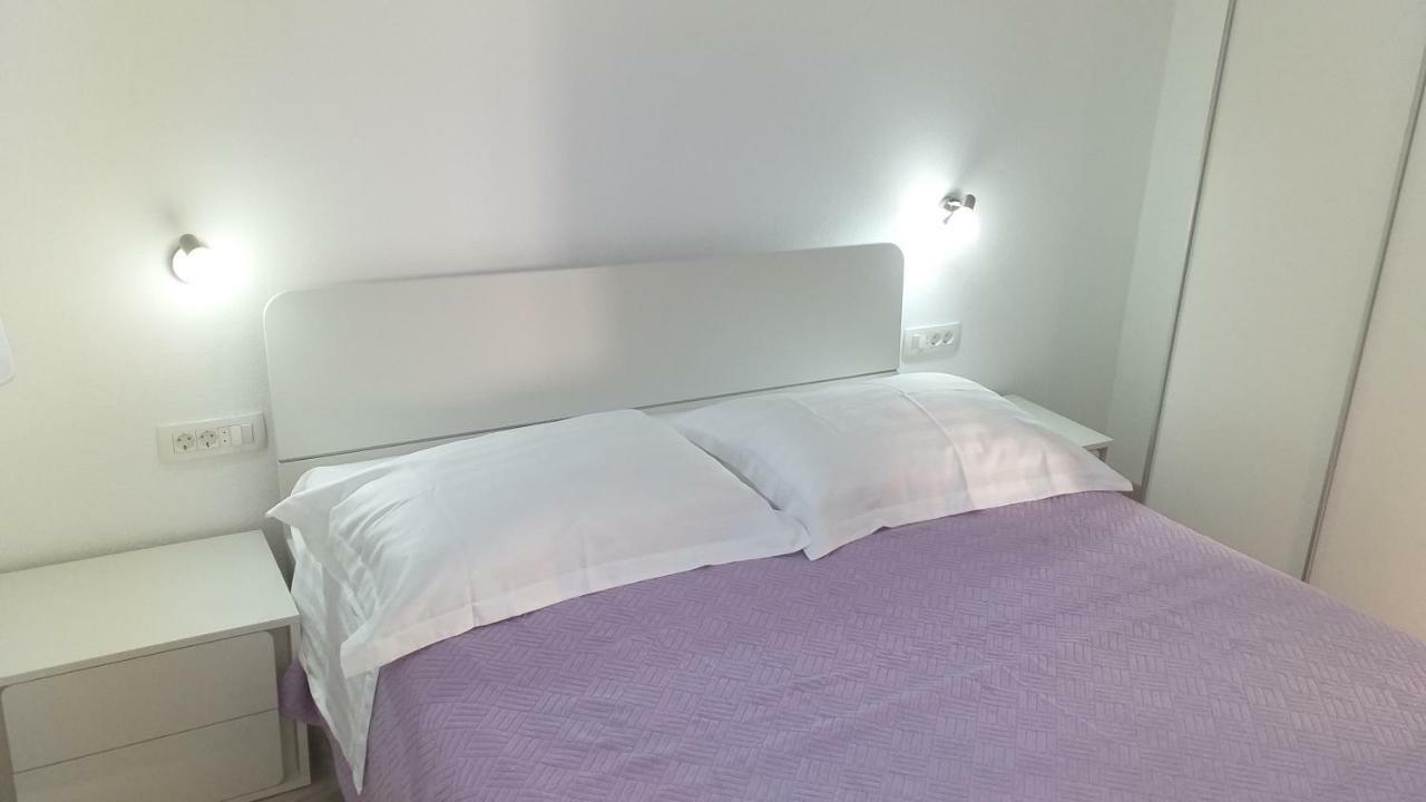 Apartment Zaklopatica Lastovo Екстер'єр фото
