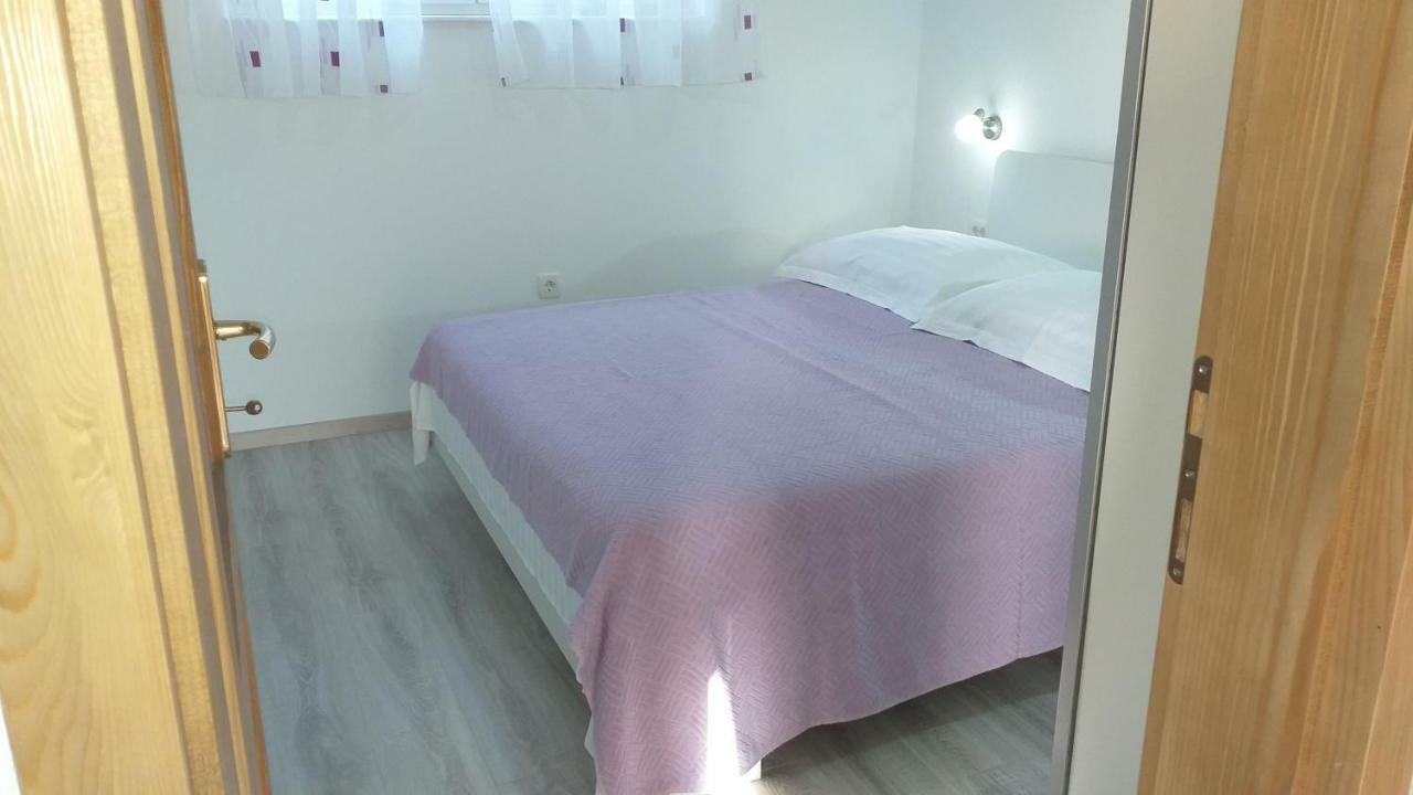 Apartment Zaklopatica Lastovo Екстер'єр фото