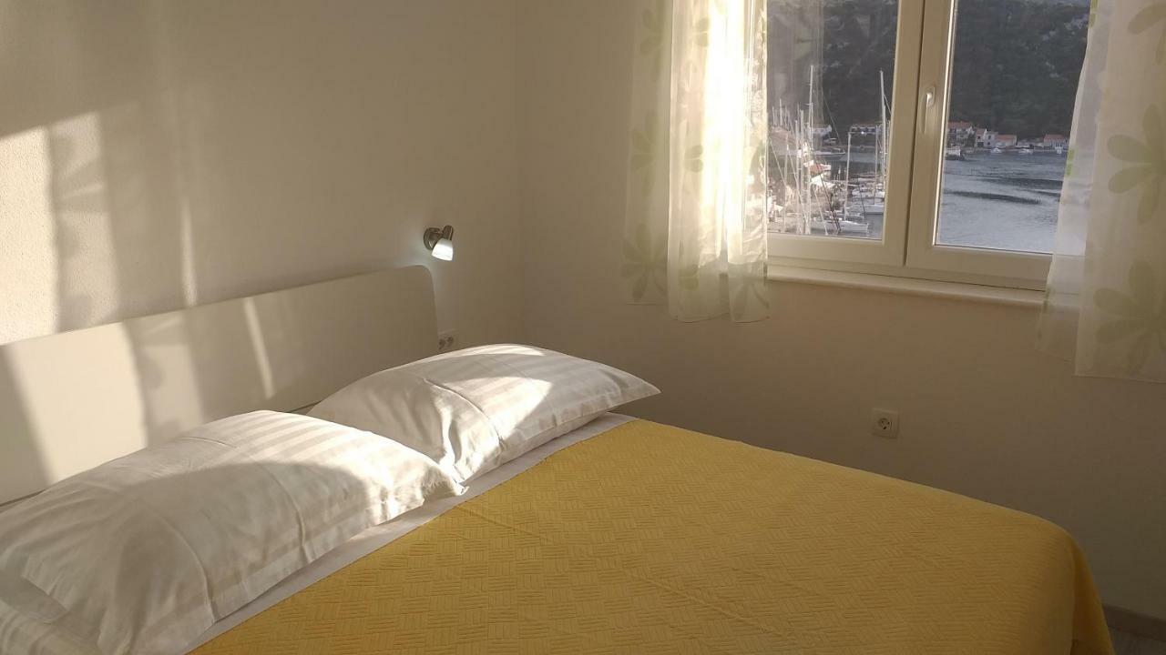 Apartment Zaklopatica Lastovo Екстер'єр фото