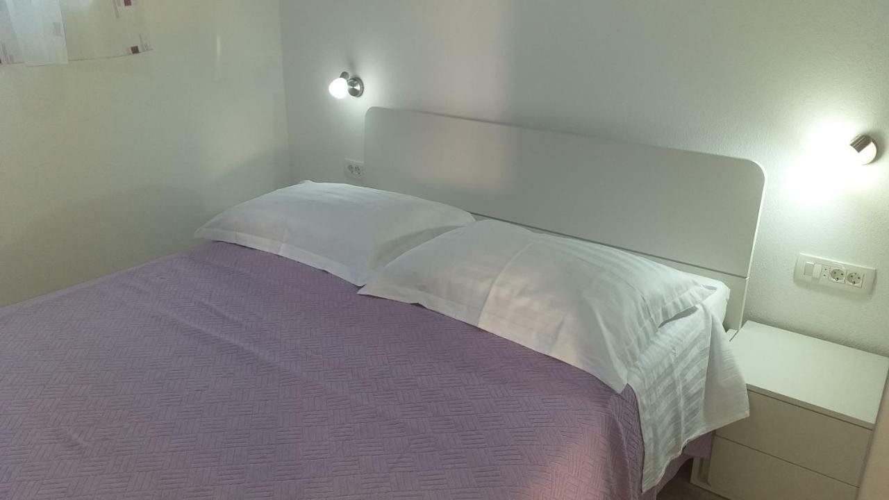 Apartment Zaklopatica Lastovo Екстер'єр фото
