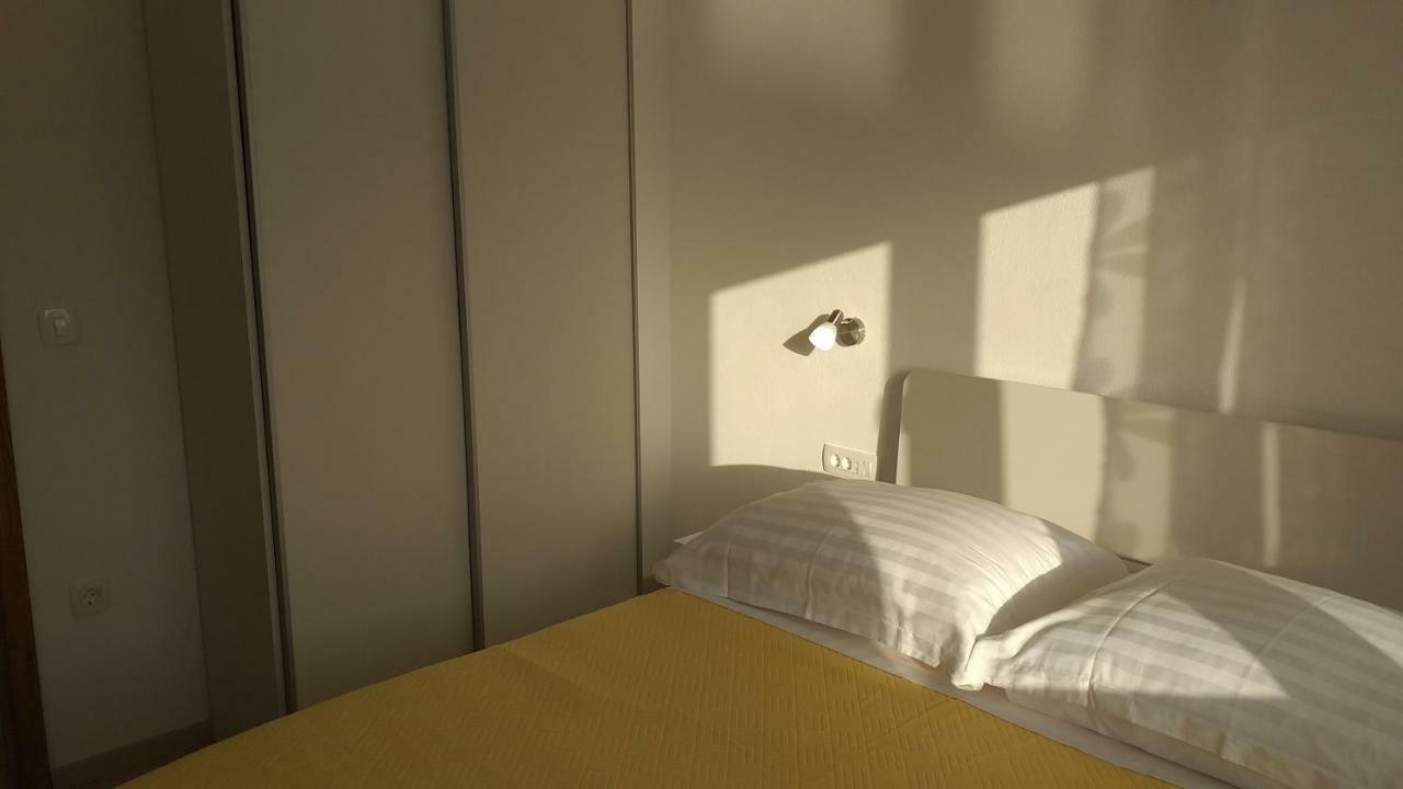 Apartment Zaklopatica Lastovo Екстер'єр фото