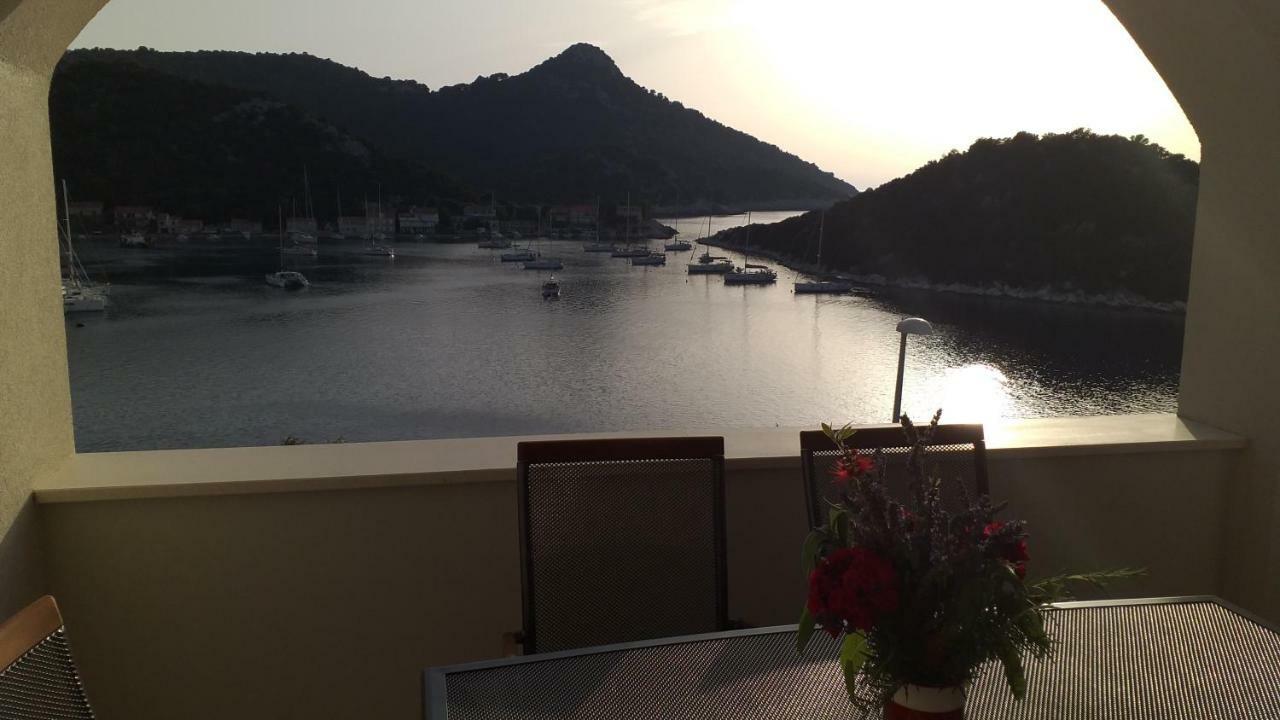 Apartment Zaklopatica Lastovo Екстер'єр фото