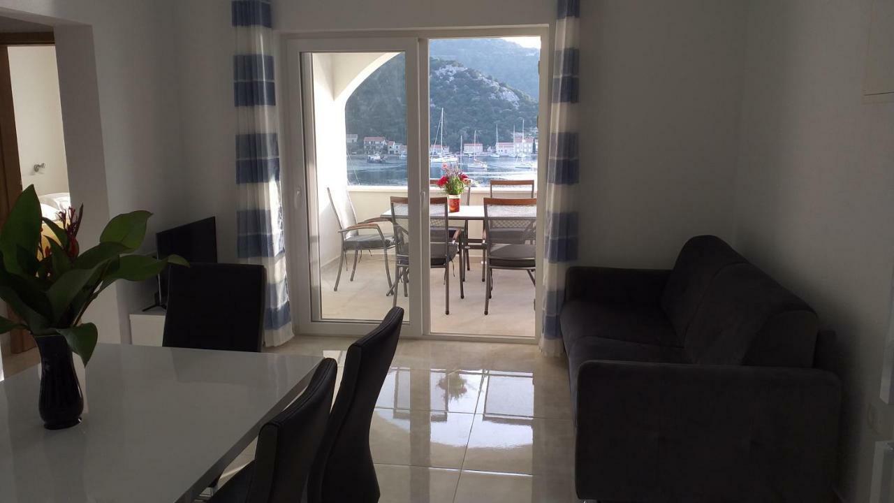 Apartment Zaklopatica Lastovo Екстер'єр фото